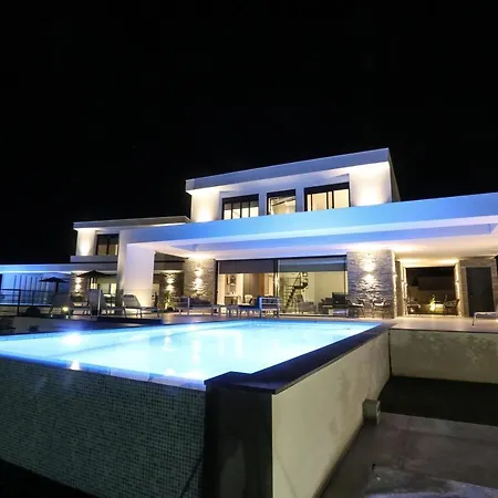 Villas Les Blancs 2 - Private Pool, 5 Bdrms, Panoramic View Villa Chaniotis