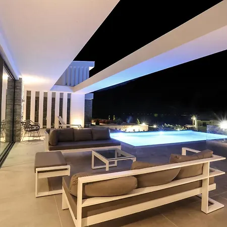 Villas Les Blancs 2 - Private Pool, 5 Bdrms, Panoramic View